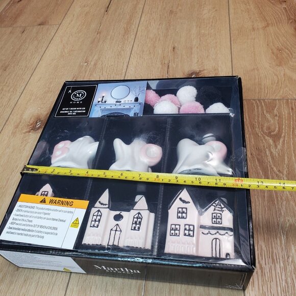 Martha Stewart LED Halloween Pink Haunted House Ghosts Pompom Garland 7pc Set - Picture 9 of 12